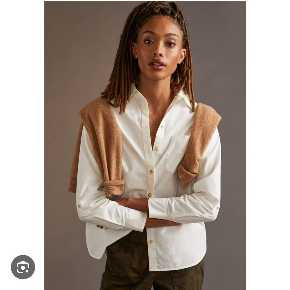 Anthropologie White textured button up • size M • very gently used